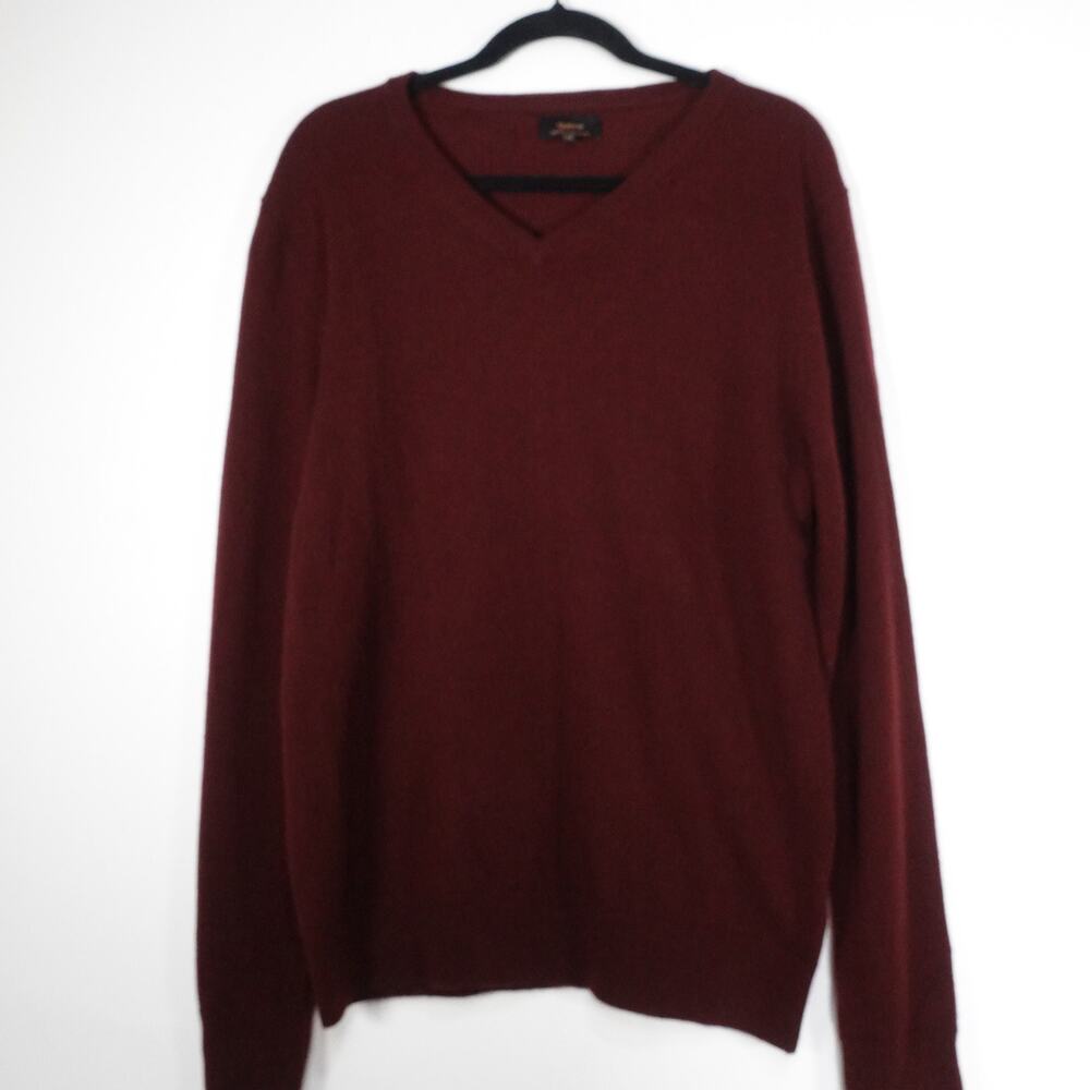 NWOT Men's Medium Quince Mongolian Cashmere V-Neck Sweater Rich Burgundy Preppy